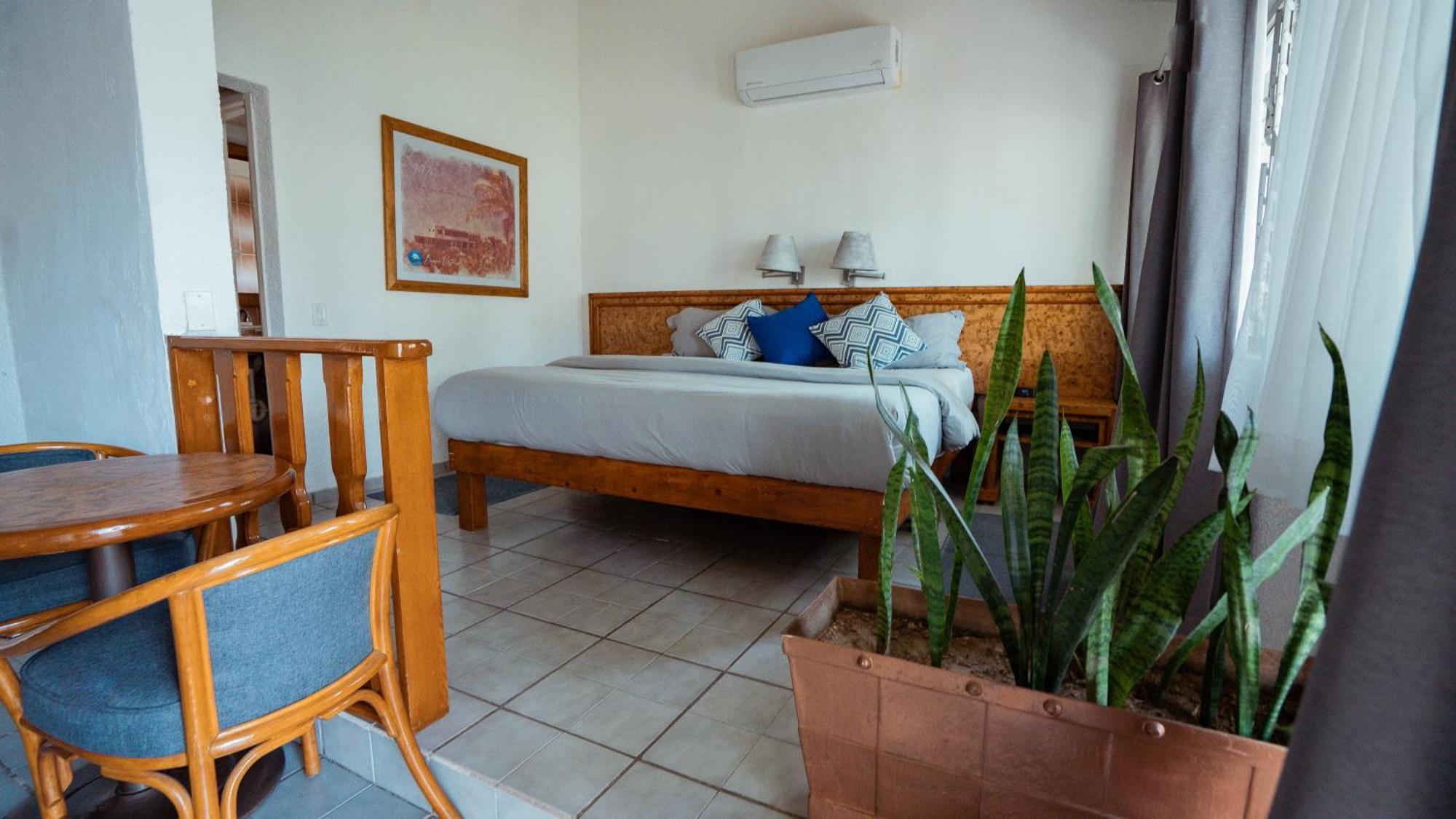 Buena Vista Oceanfront & Hot Springs Resort Buenavista  Δωμάτιο φωτογραφία